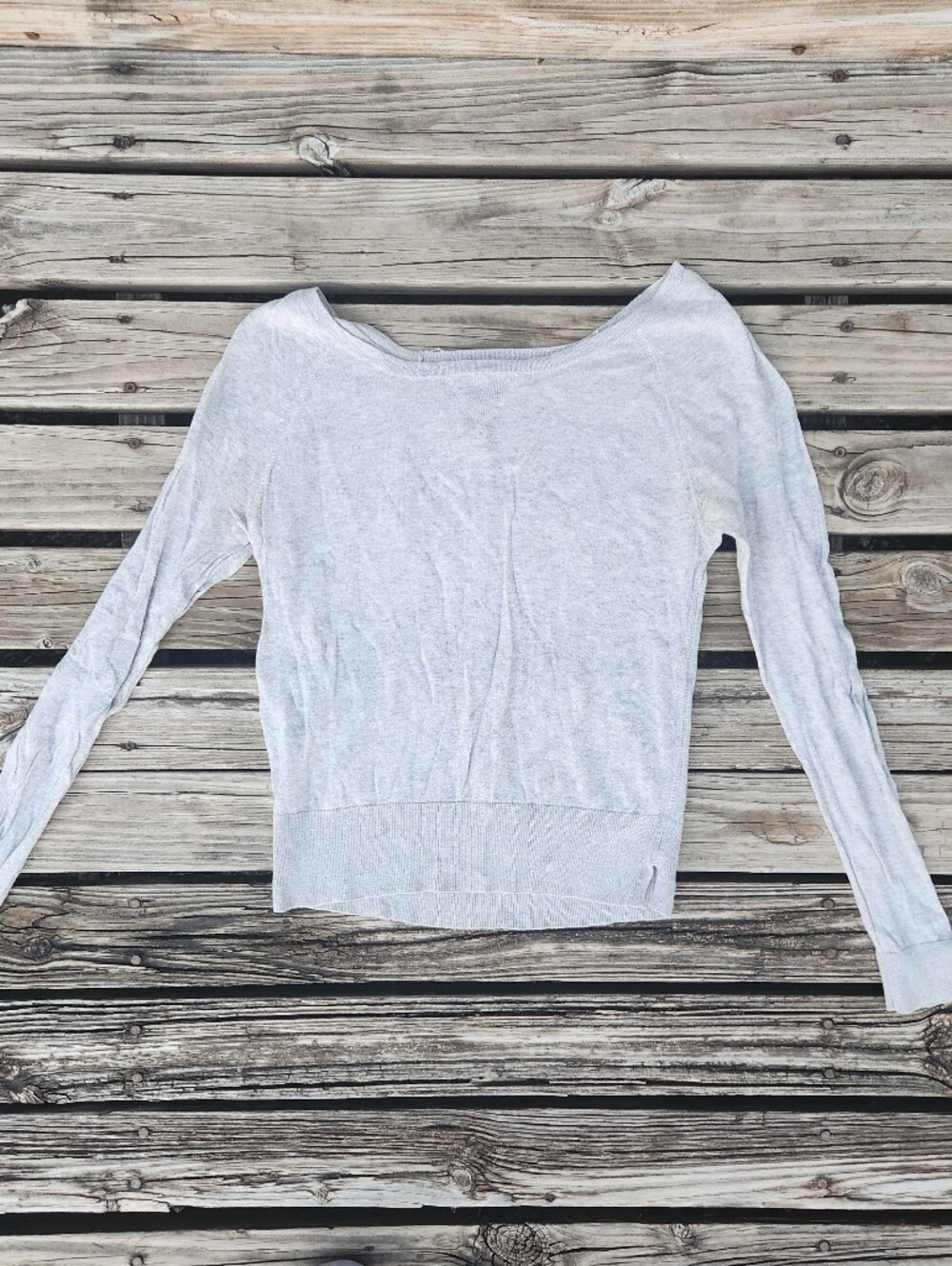 American Eagle Outfitters Small Light Gray Knit Sweater Lightweight Fall Winter